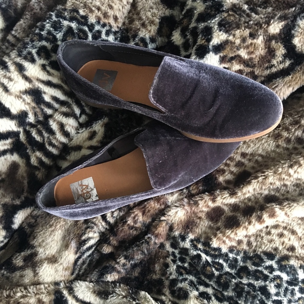 Crushed velvet loafers ((EUC) Size 8